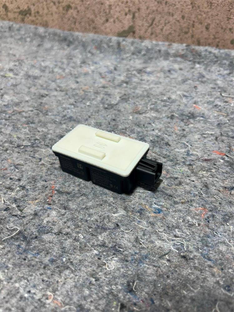 2020-2024 Infiniti Q50 Keyless Theft Locking Control Module OEM 285954GR0A – photo 1
