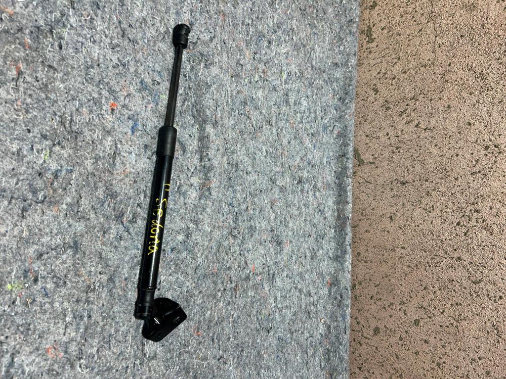 Kia 811614D000 Genuine OEM Support Strut Left LH – photo 3