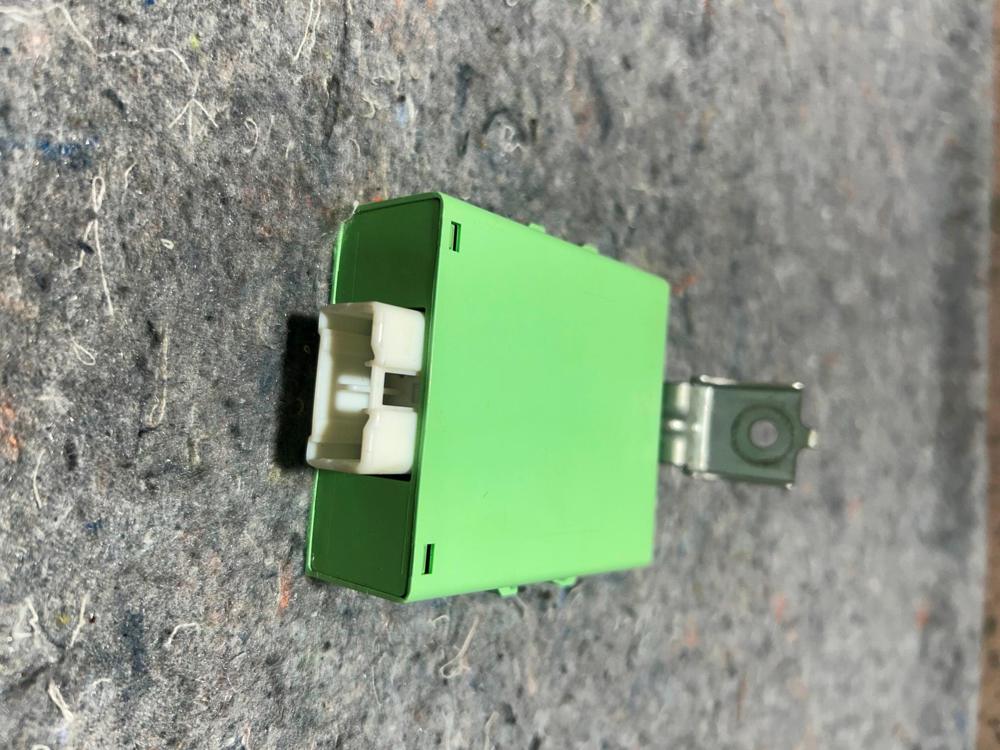2001 Lexus IS300 A/t Control Running Light Module 8281053020 OEM – photo 4