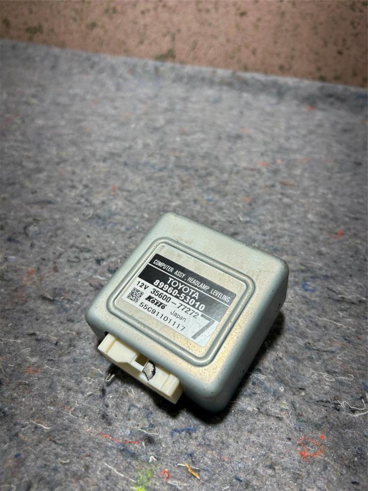 2001-2005 Lexus IS300 Headlamp Leveling Computer Control Module 89960-54010 OEM – photo 1