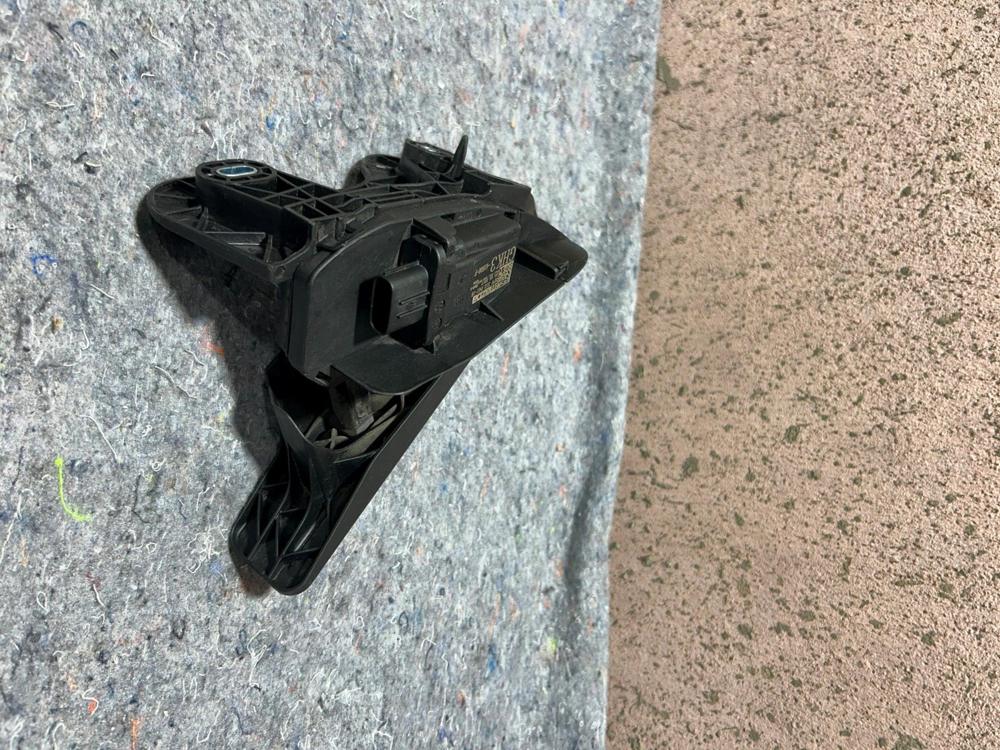 Mazda Genuine OEM Gas Pedal GHK3-41600-F – photo 2