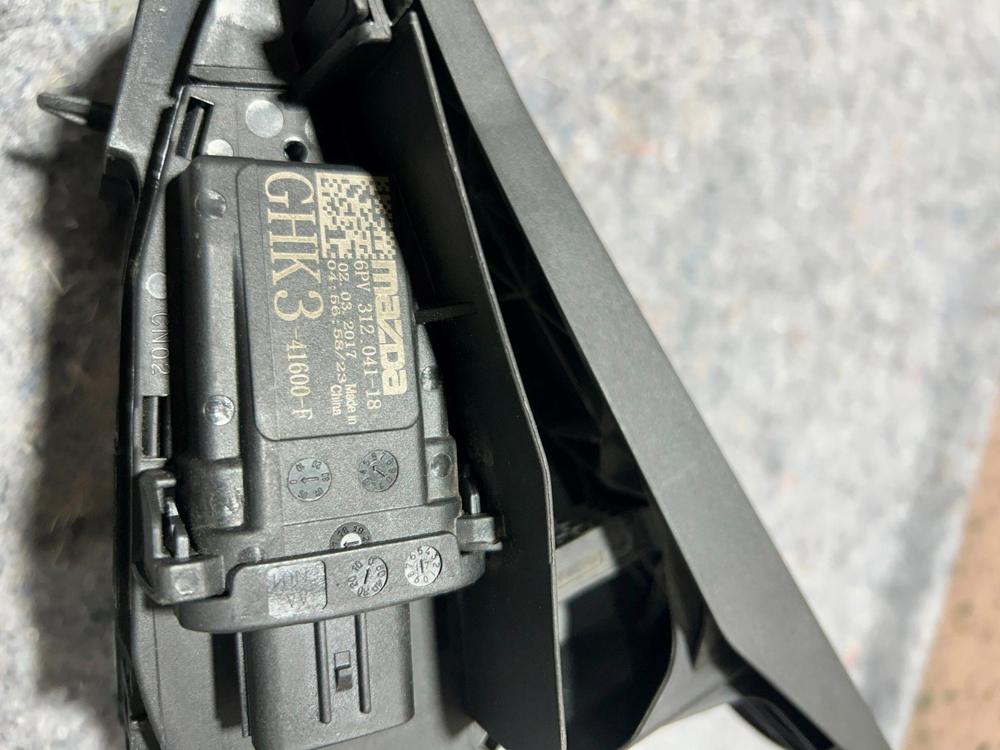 Mazda Genuine OEM Gas Pedal GHK3-41600-F – photo 3