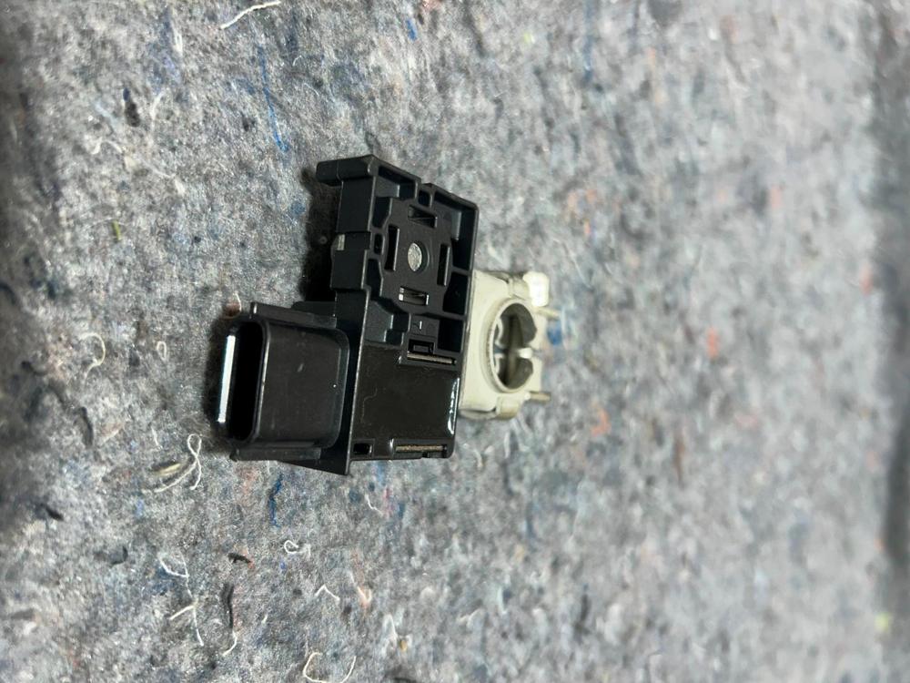 2017-2019 Nissan Rogue Sport 2.0L Battery Current Sensor OEM – photo 4