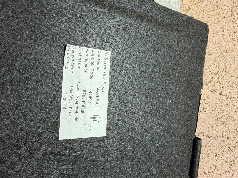 2014-2021 Maserati Ghibli Rear Trunk Floor Battery Trim Cover OEM 670040280 – photo 2