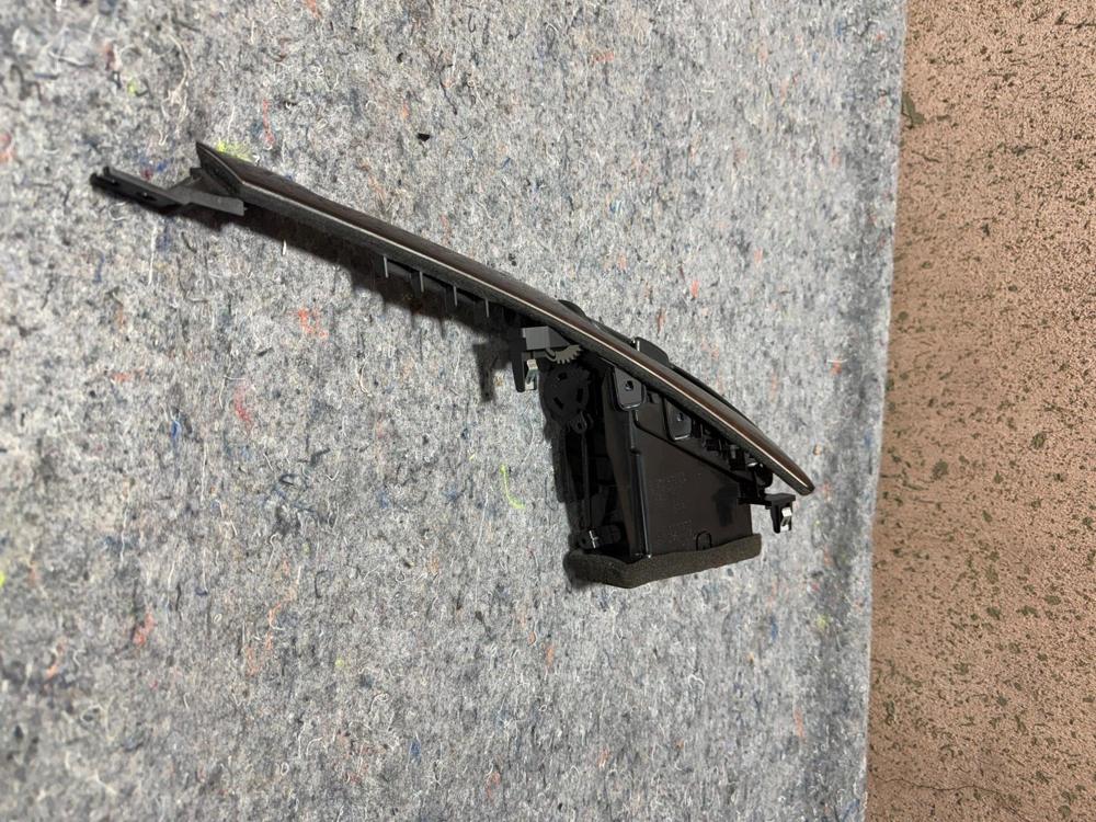 2015 Infiniti Q50 Right Passenger Side Dash Air Vent Trim 687504GA0A OEM – photo 2