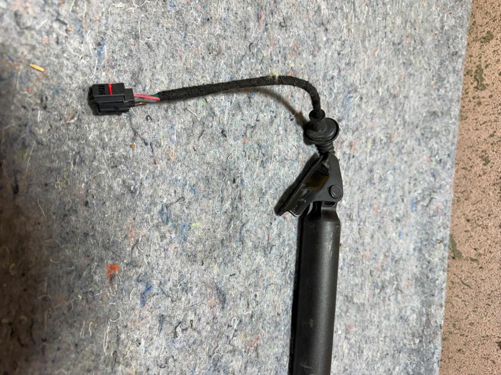 2021-2024 Genesis GV80 OEM Rear Left Tailgate Lift Support Strut 81831T6100 – photo 2