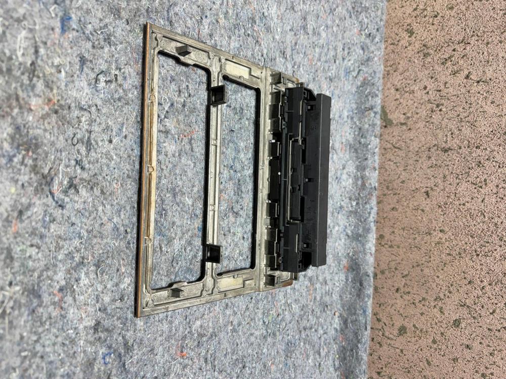 98-02 Mercedes W210 E320 E430 Center Console Dash Trim Switch Panel 2108210071 – photo 2