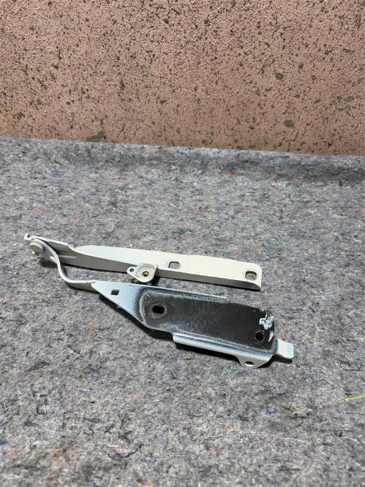 14-23 Infiniti Q50 Q60 Front Passenger Side Hood Bonnet Hinge OEM – photo 1