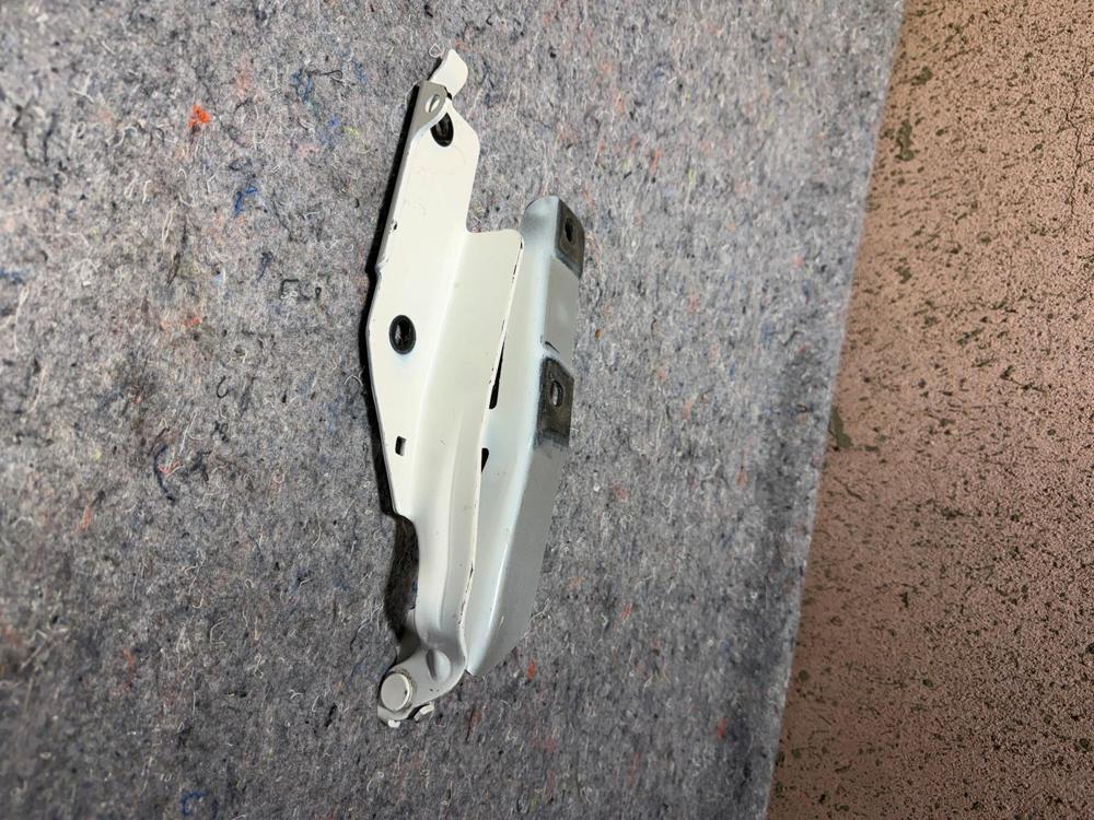 14-23 Infiniti Q50 Q60 Front Passenger Side Hood Bonnet Hinge OEM – photo 2