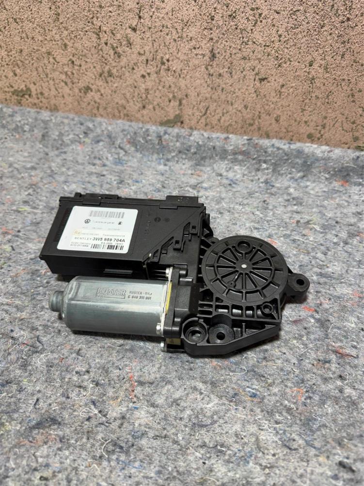 06 07 08 09 10 Bentley Flying Spur Right Passenger Rear Window Motor 3W595704A – photo 1