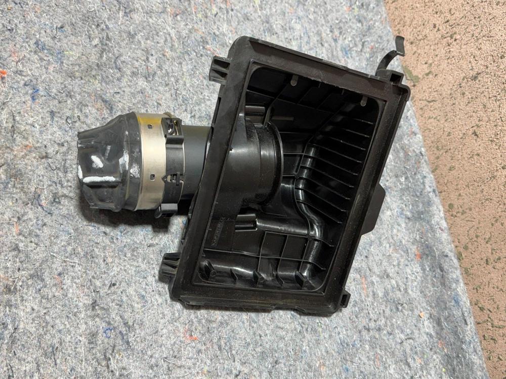 16-22 Infiniti Q50 Engine Motor Left Side Air Cleaner Filter Box – photo 2