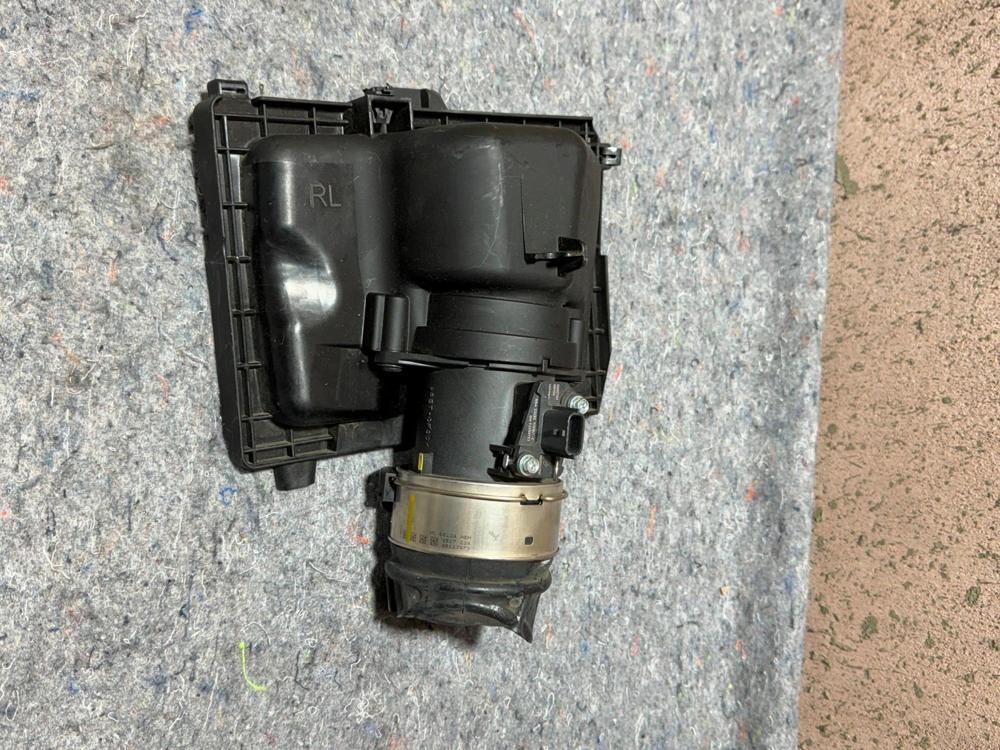 16-22 Infiniti Q50 Engine Motor Left Side Air Cleaner Filter Box – photo 4