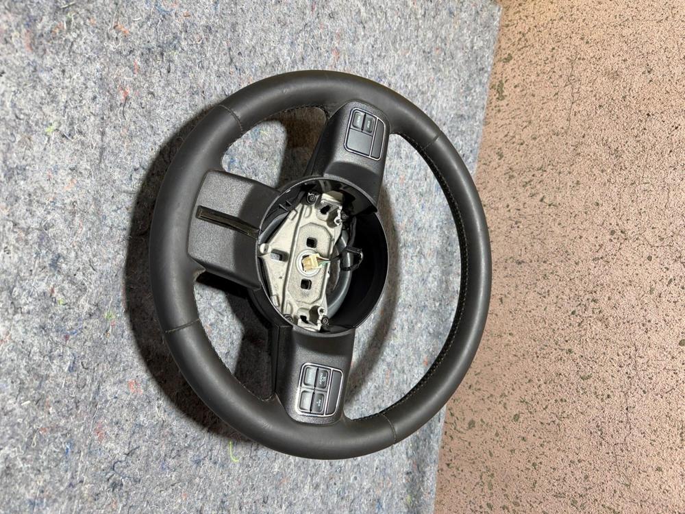 11-17 Jeep Patriot Sport SE Steering Wheel Leather W/control Buttons 1QJ871DFAL – photo 3