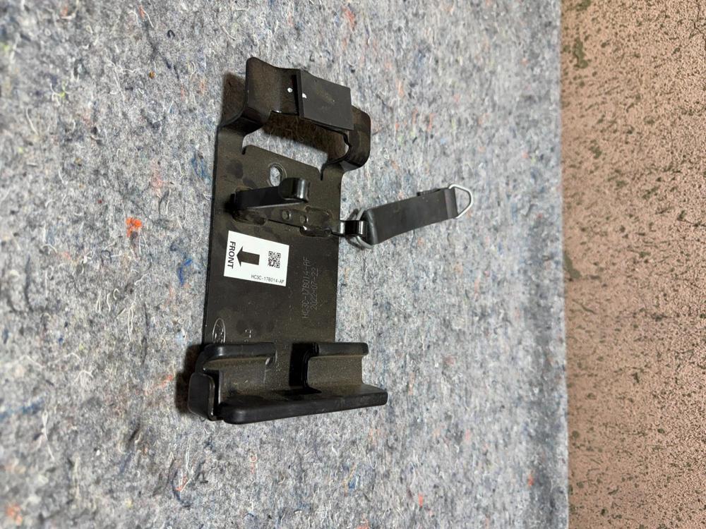2017-2019 Ford F250 Sd Floor Lift Jack Bracket HC3C-17B014-AF – photo 3