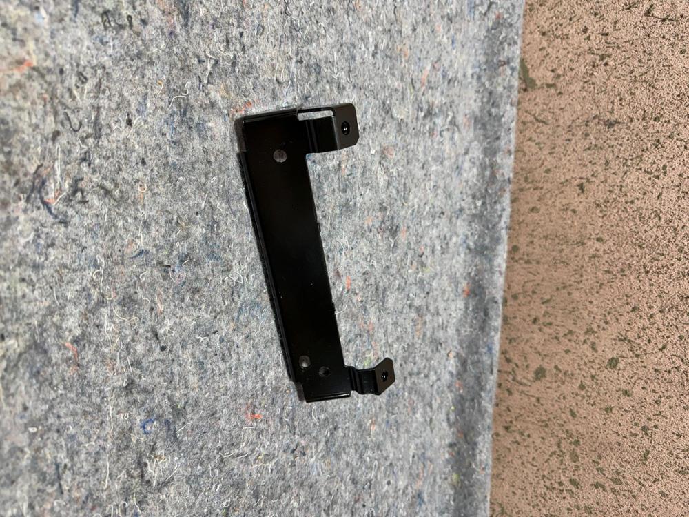 New BMW 1 F1 Front Panel Core Support Bracket 7385734 OEM – photo 2