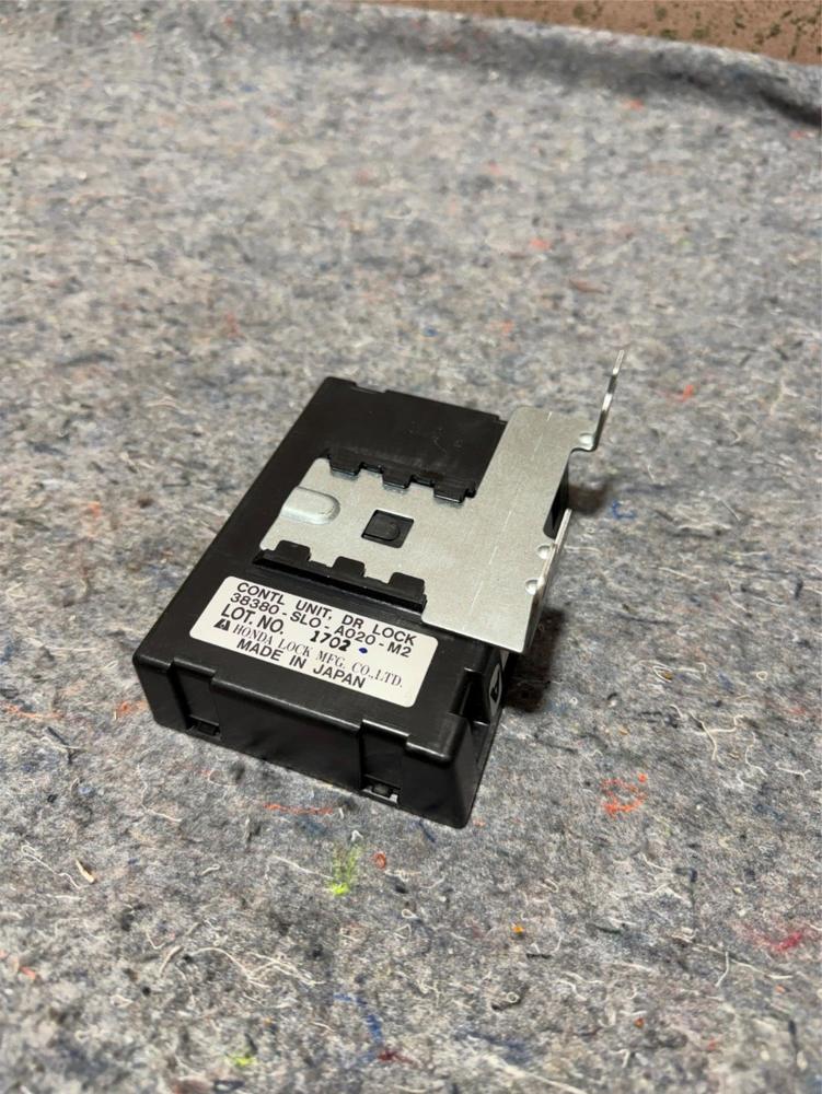 1991-2004 Acura NSX Door Lock Control Unit OEM – photo 1