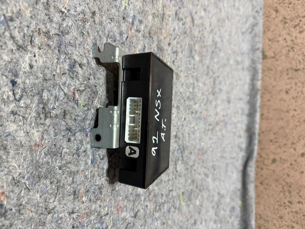 1991-2004 Acura NSX Door Lock Control Unit OEM – photo 2