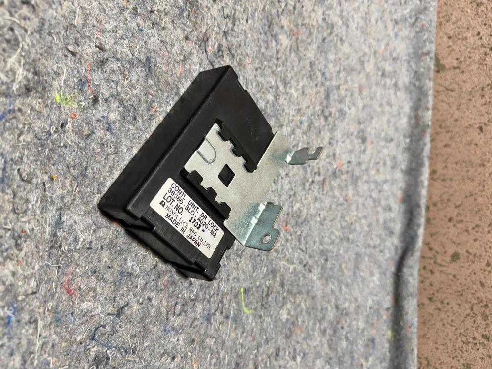 1991-2004 Acura NSX Door Lock Control Unit OEM – photo 4