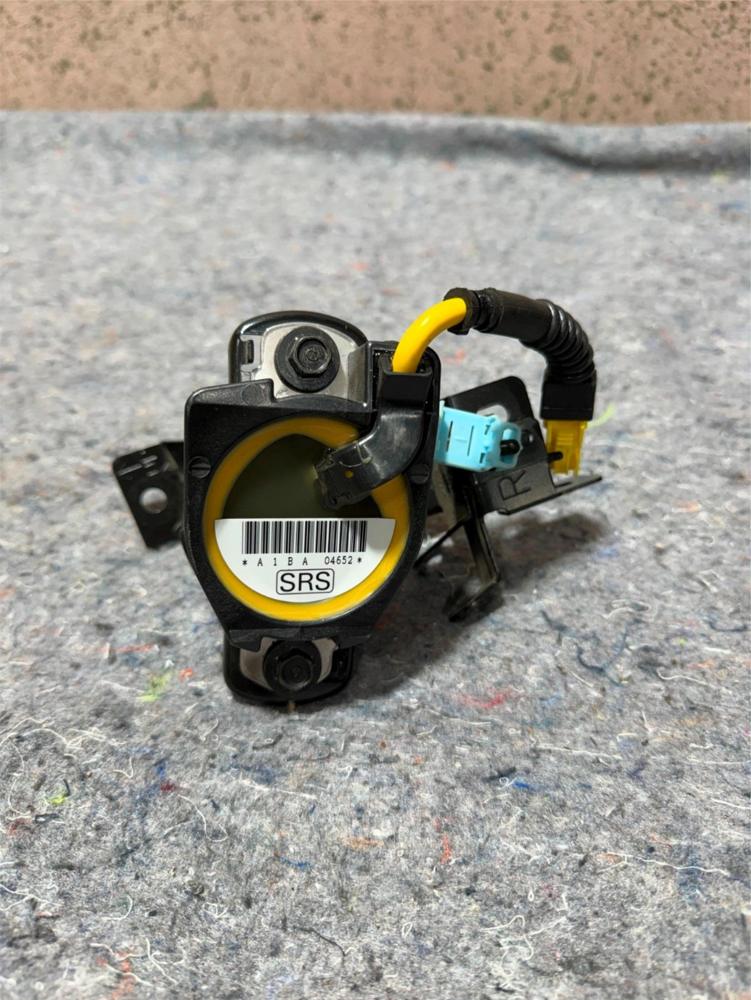 1991-1992 Acura NSX Passenger Sensor Bracket 77913SI0A01 – photo 1