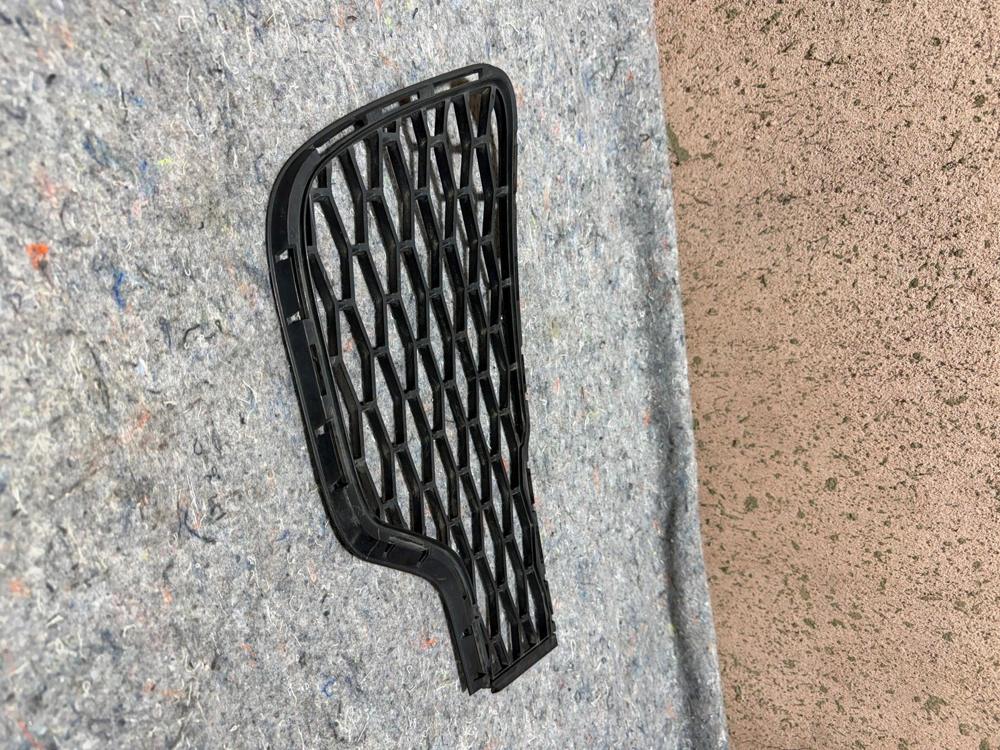14-17 Maserati Ghibli Front Right Bumper Mesh Grille Bezel Cover OEM – photo 2