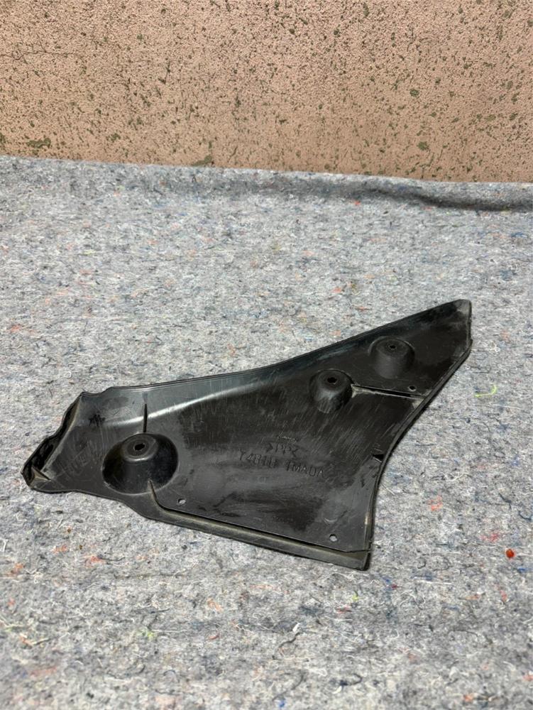 2014-2024 Infiniti Q50 Rear Right Tunnel Stay Bracket Cover OEM 748181MA0A – photo 1
