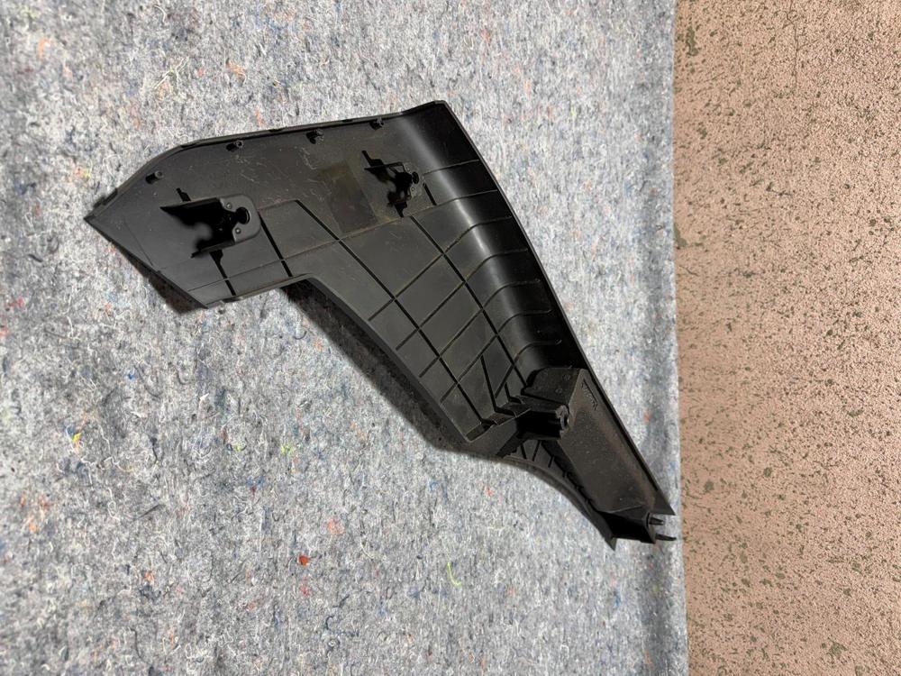 2014-2019 Maserati Ghibli SQ4 Right Passenger Side C Pillar Cover Trim OEM – photo 2