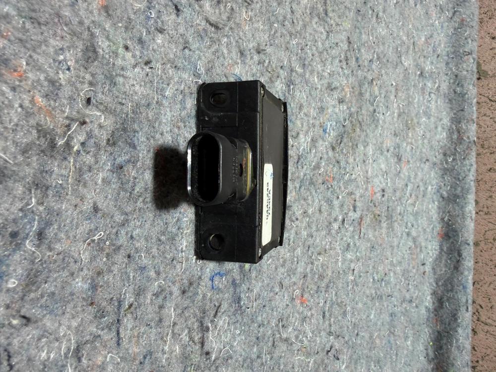 General Motors Genuine Parts 22751230 Door Latch Exterior Release Switch – photo 3