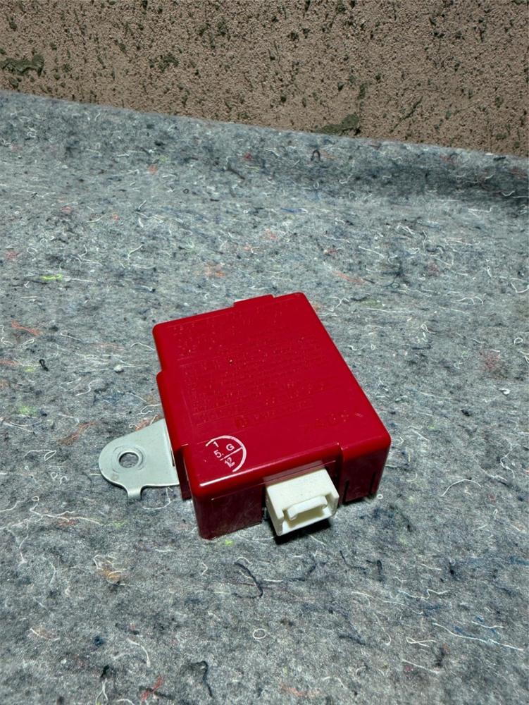 OEM Door Control Module Receiever for 2001-2004 Lexus IS300 89741-53070 – photo 1