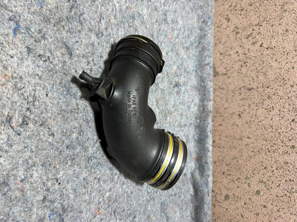 14-17 Maserati Ghibli Right Turbo Intercooler Hose Air Duct Tube 670001590 OEM – photo 2