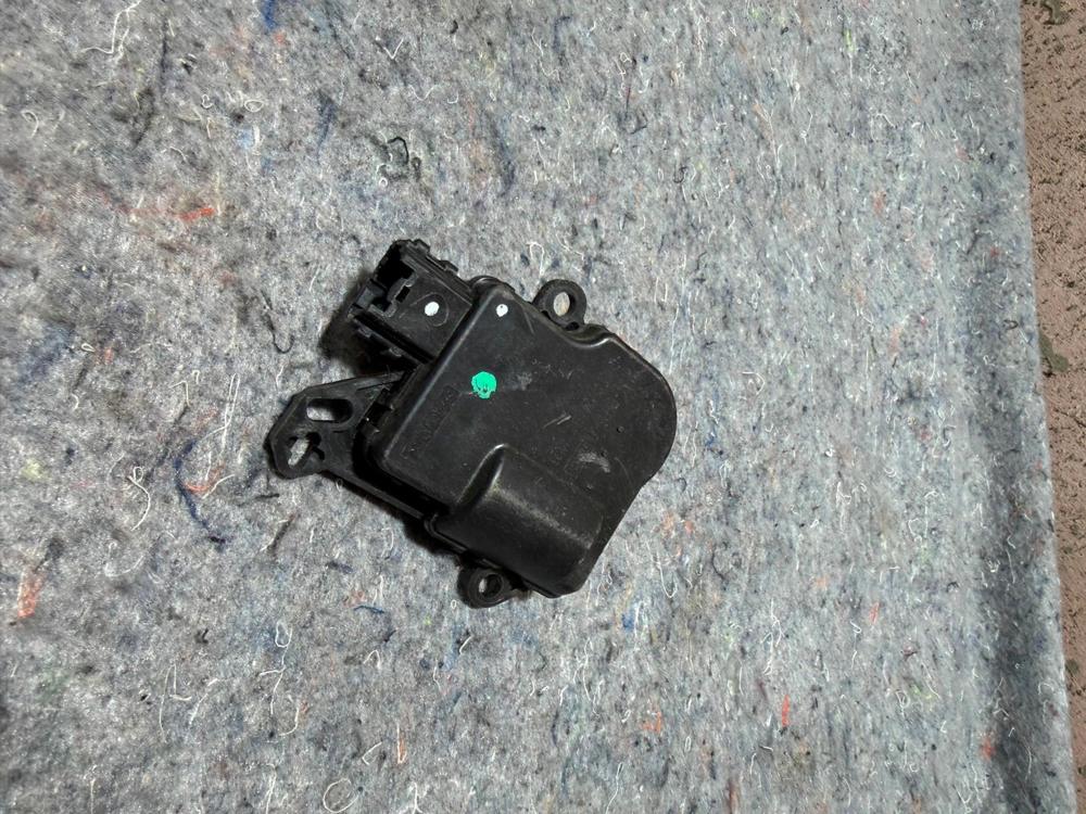 2009 Lincoln Navigator HVAC Actuator AI3419E616AA – photo 2