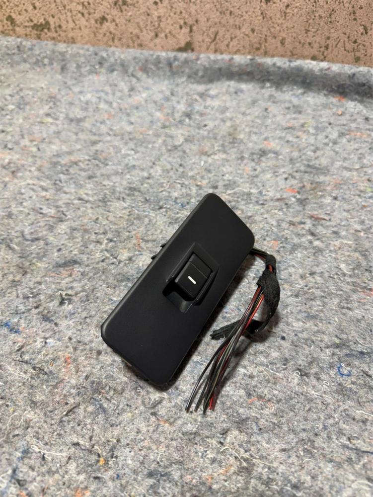 Land Rover Front Passenger Switch LR3 Range Sport 05-09 YUD501070PVJ – photo 1