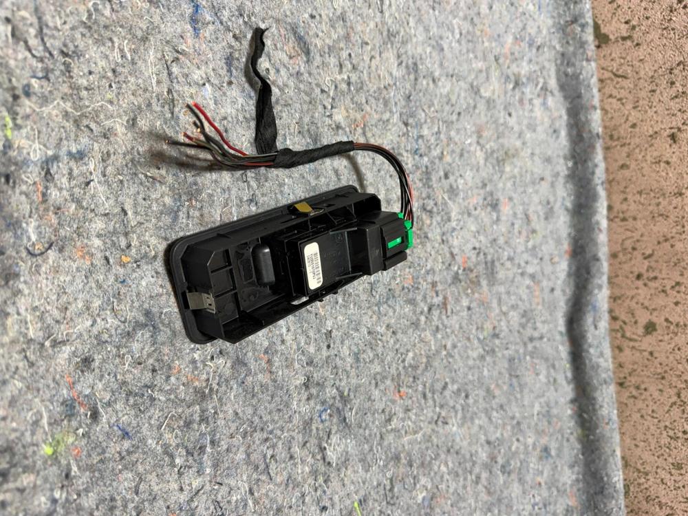 Land Rover Front Passenger Switch LR3 Range Sport 05-09 YUD501070PVJ – photo 2