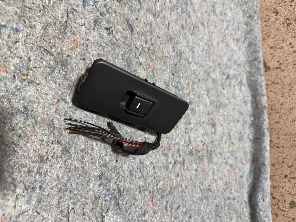 Land Rover Front Passenger Switch LR3 Range Sport 05-09 YUD501070PVJ – photo 3