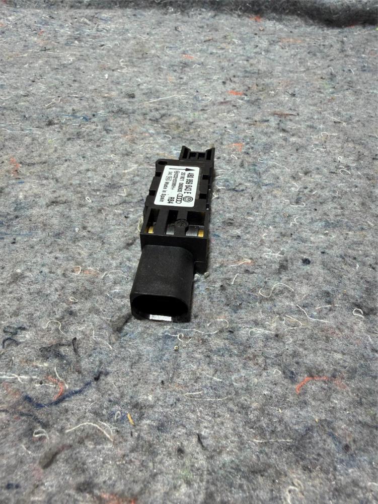 03-10 Porsche Cayenne S Left Rear Sensor Module Unit OEM 4B0959643E – photo 1