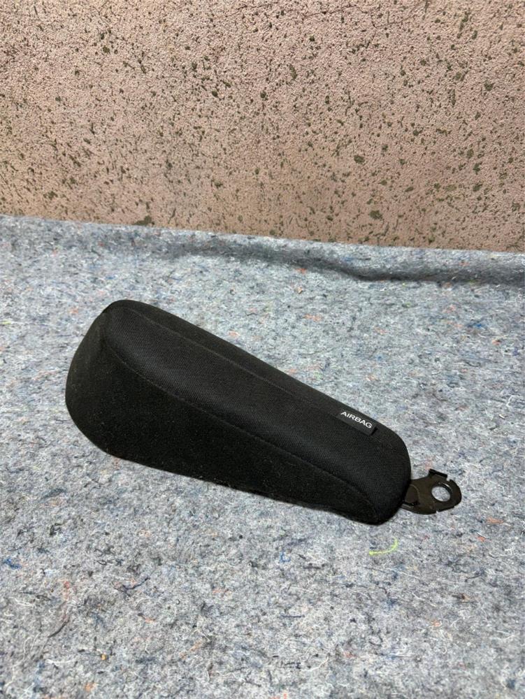 16-22 Spark Driver Left Rear Seat *cover* 2011553 – photo 1