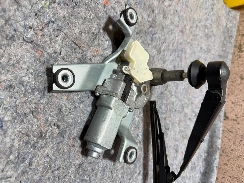 2007-2012 Dodge Caliber Patriot Compass Rear Windshield Wiper Motor 05116146AC – photo 2