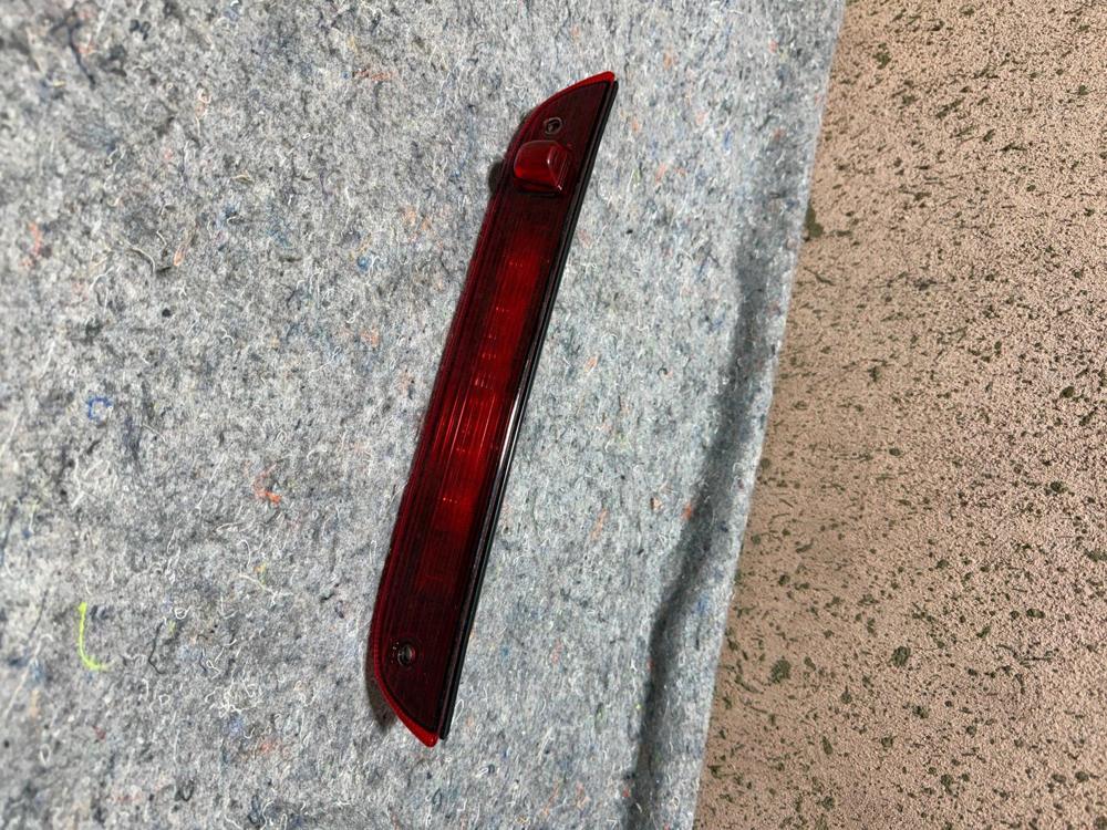 07-12 Dodge Caliber 3RD Third Brake Light Stop Lamp 05303754AD OEM – photo 3
