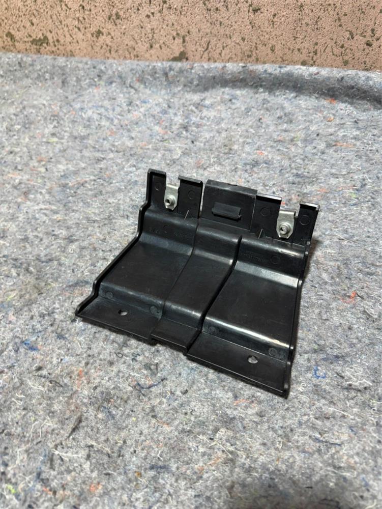 Genuine Mopar Fasca Bracket Left 68082969AB – photo 1