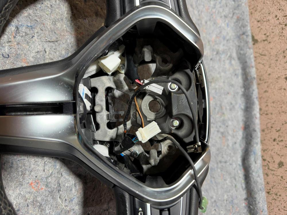2017-2022 Infiniti Q50 Q60 Wheel with Paddle Shifters and Switches Assembly OEM – photo 2