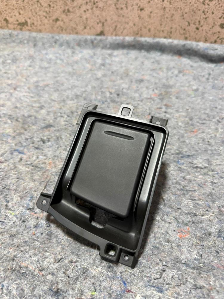 14-19 Chevrolet Corvette C7 Center Console Ashtray Ash Tray Compartment OEM – photo 1