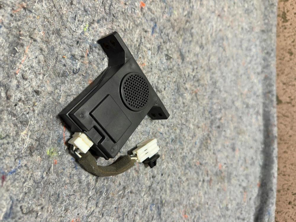 2014-2018 Infiniti Q50 OEM Front Dash Warning Speaker Assembly 284034GA0A – photo 2