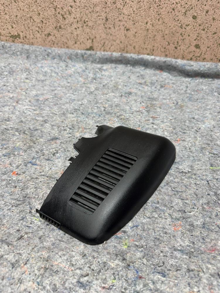 OEM Genuine Mazda Passenger Right Radar Sensor Cover 14-17 CX-3 KD45-67-Z31D – photo 1
