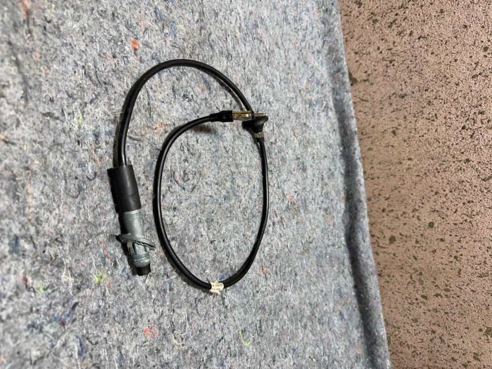 12-17 Jeep Compass Patriot Antenna Base Cable & Bracket OEM Mopar 4672389AE – photo 3