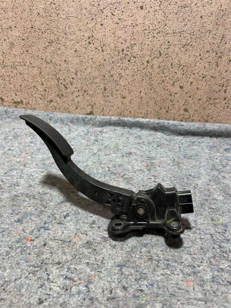 4891585AE Accelorator Gas Pedal for Jeep Compass Dodge Journey 2007-2020 – photo 1