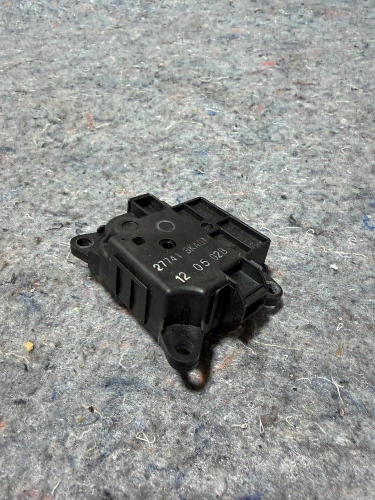 2013-2020 Nissan Pathfinder Rear HVAC Actuator Assembly 277413KA0A OEM – photo 1