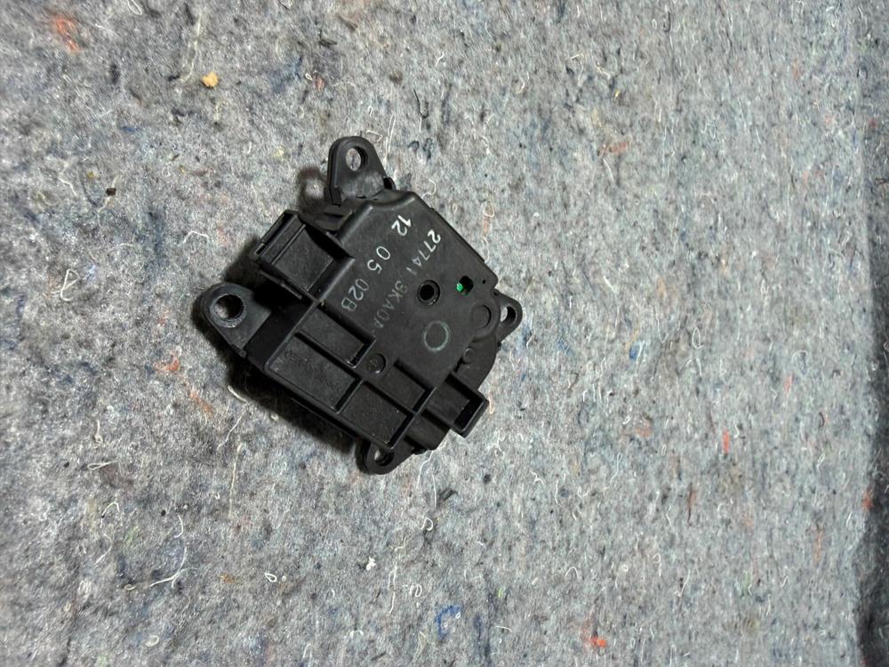 2013-2020 Nissan Pathfinder Rear HVAC Actuator Assembly 277413KA0A OEM – photo 2