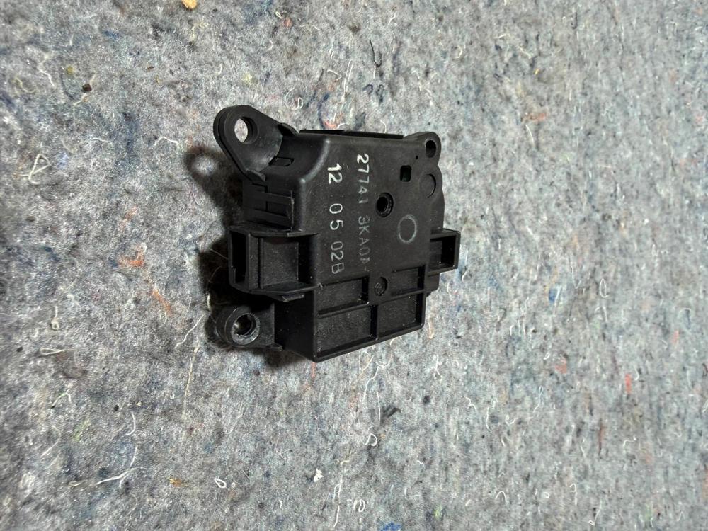 2013-2020 Nissan Pathfinder Rear HVAC Actuator Assembly 277413KA0A OEM – photo 3