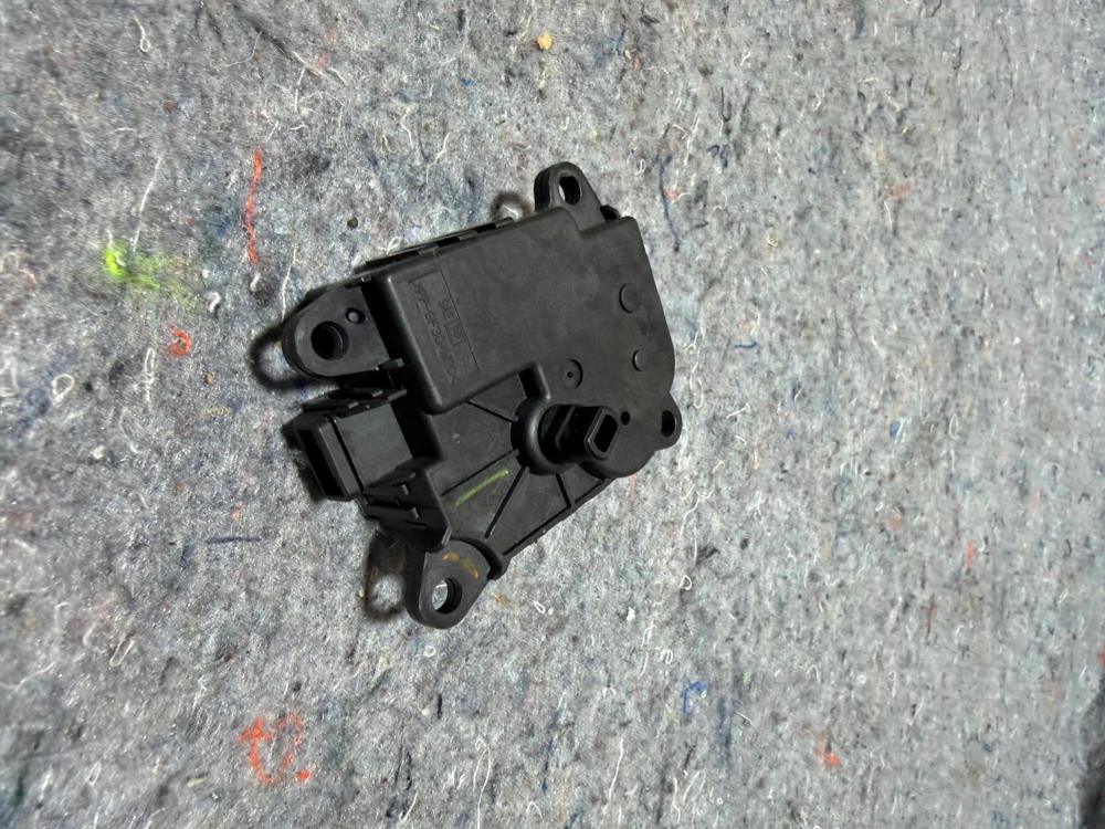 2013-2020 Nissan Pathfinder Rear HVAC Actuator Assembly 277413KA0A OEM – photo 4