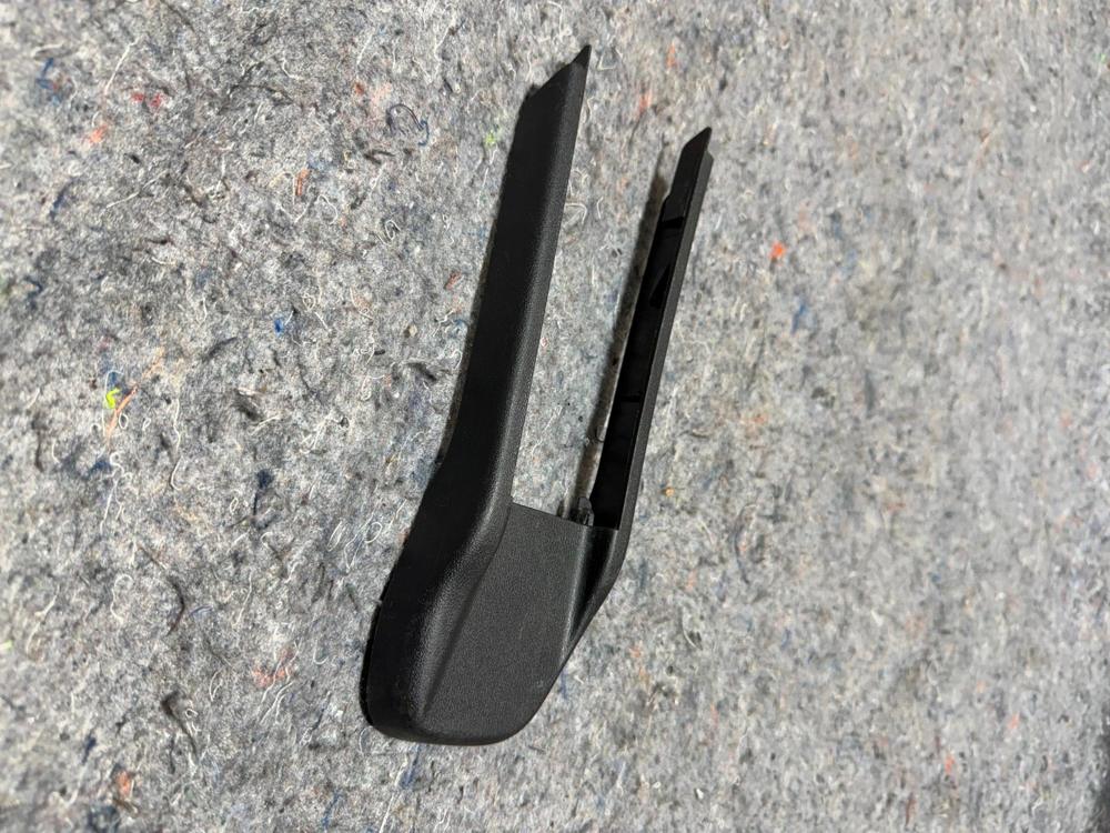 14-23 Infiniti Q50 Q60 Front Right Seat Track End Rearward Inner Cover Cap OEM – photo 4