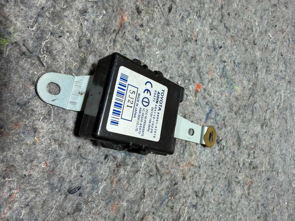 04-09 Toyota Prius Front Door Oscillator Control Module 89991-47010 – photo 3